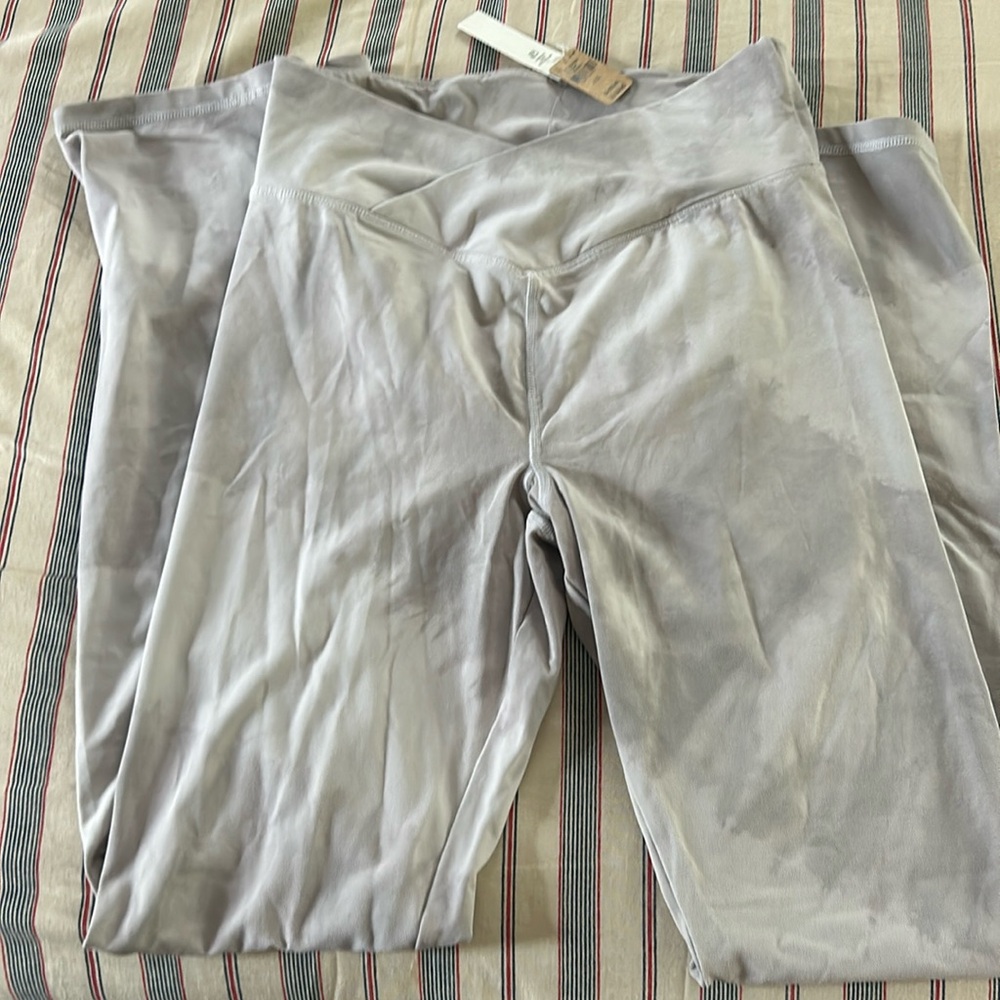 Brand New With Tags Pink yoga pants